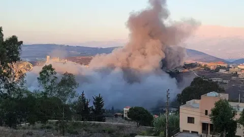 Israel's Airstrikes Strike Southeastern Lebanese Territory